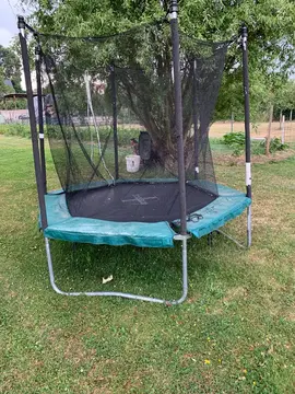 donne trampoline