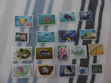 Timbres POISSONS LOT 4