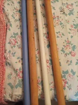 3 Tringles à rideaux en bois