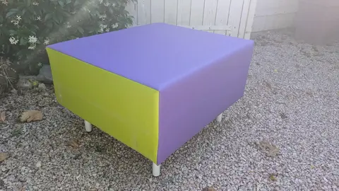 Pouf imperméable / Repose-pieds bicolore (Violet et Vert)