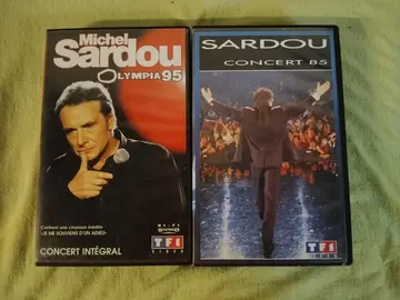 2 cassettes vidéo Michel Sardou