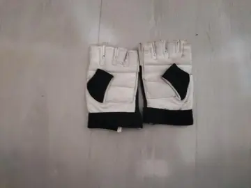 Mitaines de musculation en cuir. Petite taille