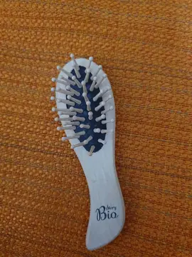 Petite brosse à cheveux