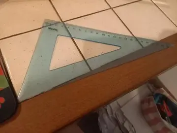 équerre en plastique