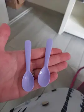 lot de 2 petite cuillère violet en plastique neuve