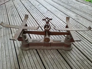 Balance en métal