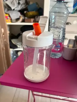 gourde plastique avec bec neuve