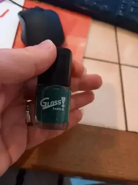 vernis a ongle verre bon état
