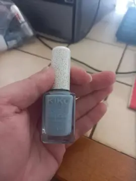 vernis a ongle couleur bleu gris bon état