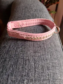 collier rose chats