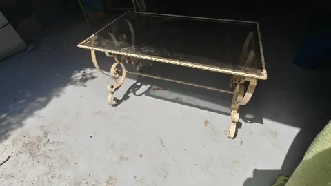 Table en fer forgé et verre