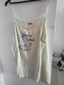 nuisette pour femme laver bon état dessins qui part taille 50/52