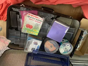 Lot de cd-dvd vierges avec boîtes vides