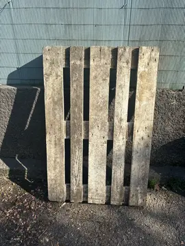 Palette en bois Épais