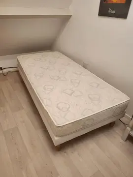 sommier × matelas