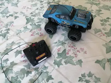 Voiture télécommandée