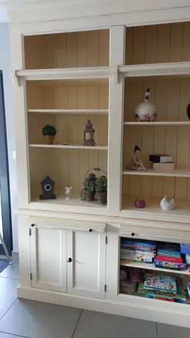 meuble bibliothèque couleur crème