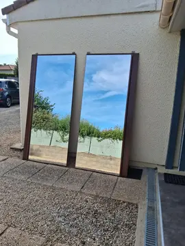 donne 2 grands miroirs d'armoire 0,89 x 2 mètre. A Vouillé 79230
