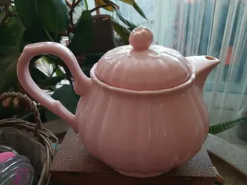 théière rose