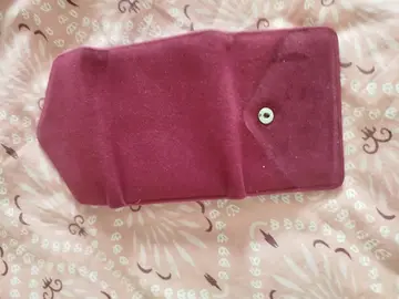 Porte carte en velours rouge