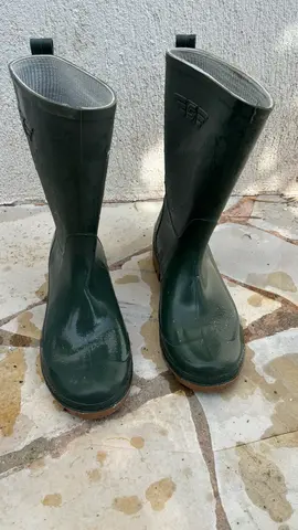 deux paires de bottes