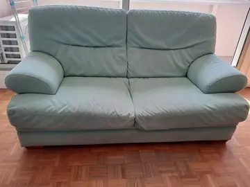 canape vert amande. Matière Alcantara. Dimensions 175X90X99