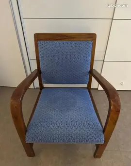 CHAISE
