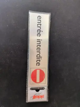 plaquette entrée interdite