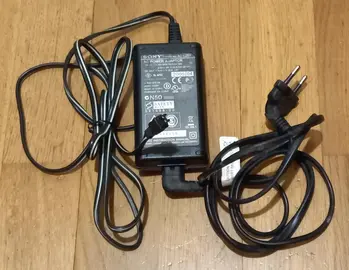 Adaptateur secteur pour chargeur de batterie SONY (8.4 volts / 1.7 ampères)