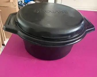 Marmite en plastique avec couvercle