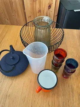 Lot théière + tasses diverses