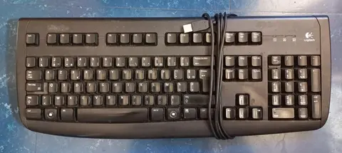 Clavier filaire usb, marque Logitech