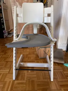 Chaise bébé modulable de la marque Stokke