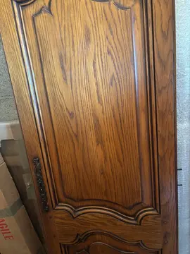 2 portes droite et gauche d’armoire chêne ciré