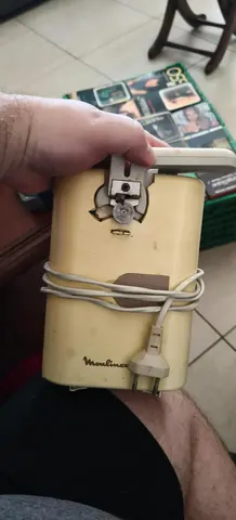 Ouvre boîte électrique