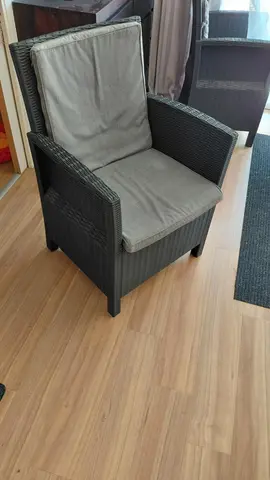 Fauteuil + table basse