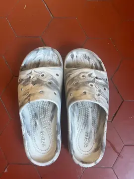 crocks 37