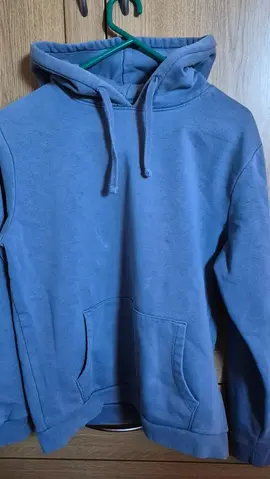 weat-shirt taille S ou 16 ans homme garcon