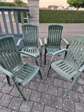 4 chaises de jardin