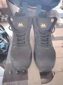 chaussures sécurité neuves taille 40
