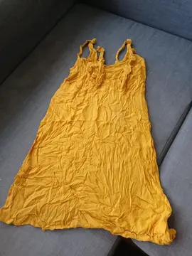 robe jaune courte taille 36 / 38