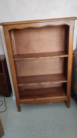petite bibliothèque à étagères