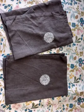 2 serviettes de table