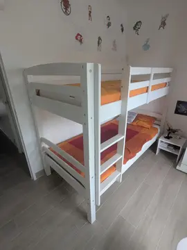 Lits superposés avec matelas et visserie