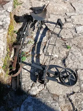 Outils anciens de labour