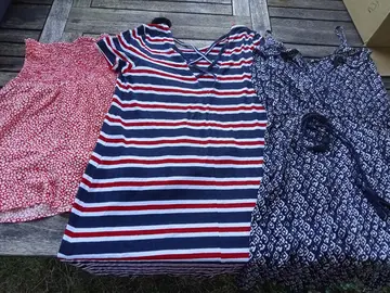 Lot robes et jupe femme XS