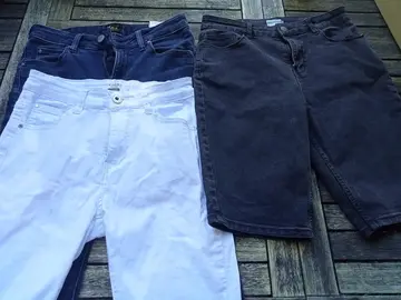Lot jeans et bermuda femme 36