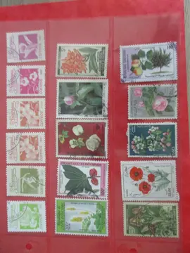 16 timbres oblitérés Fleurs - divers pays
