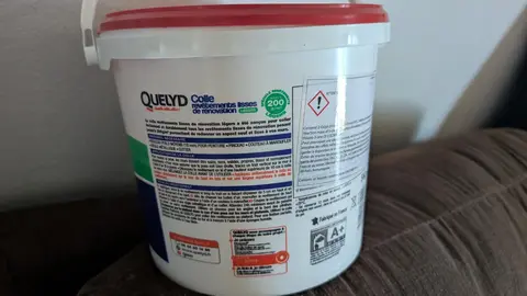 Colle pour revêtement