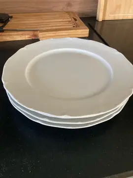 4 assiettes céramique blanches